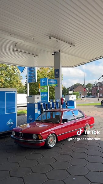 Experience the BMW E21 Classic: A Timeless Oldtimer