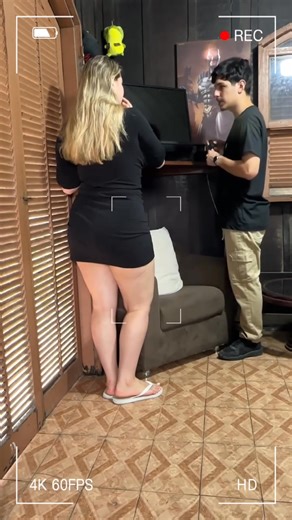 G5He came to fix the broken TV for the wife—she just couldn’t go a day without it. But what happened while the screen was off… now that’s the real show. 🔥👀 #viralvideo #humor #drama | Sombras de outono