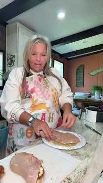 Let’s make chicken parm in the air fryer #chickenparm #chickenparmesan #airfryerrecipes #airfryer