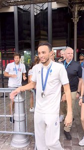 Accueil triomphal pour Bilal Bennama au Club France 🥊🥈 #Paris2024 #JeuxOlympiques #LaChainedeTousLesSports | Sport en France