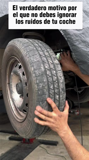 ¿Tu carro hace ruido al acelerar o vibra la llanta delantera? ⚠️ Estos son los síntomas exactos de un palier roto (bad CV axle). Si escuchas un sonido de