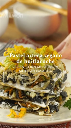 55K views · 587 reactions | ¡Este pastel azteca de vegano te robará un suspiro con su gran sabor!  Receta: https://bit.ly/42plY6n | kiwilimón | Facebook