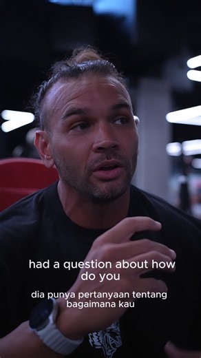 Colea Georgio Weis on Instagram: "My USO @mistercleantat2 from Oahu asked me recently: "How do you implement the gym into a busy life?" 🏝️💪 ​There answer is easy but hard at the same: you have to make it happen. Before work, after work. It doesn’t matter. Once you see the gym as a 'must' instead of a 'maybe,' everything changes. Including your social circle. #gymmotivation #priorities #lifestyle #bodybuilding #canggu"