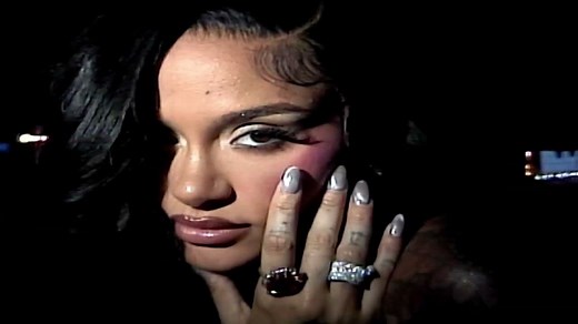 【中英翻译】【官方MV】Kehlani - Folded [Official Visualizer]