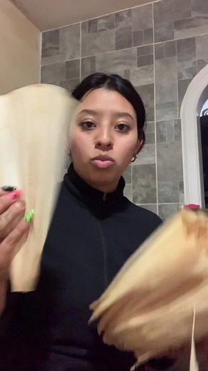 Vestidos de Catrina con Hojas de Tamal: Creatividad y Originalidad