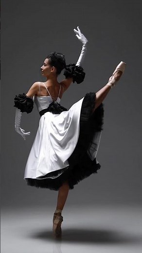 🇺🇦 Model poses for photoshoot📸 Ballet. Model Margarita