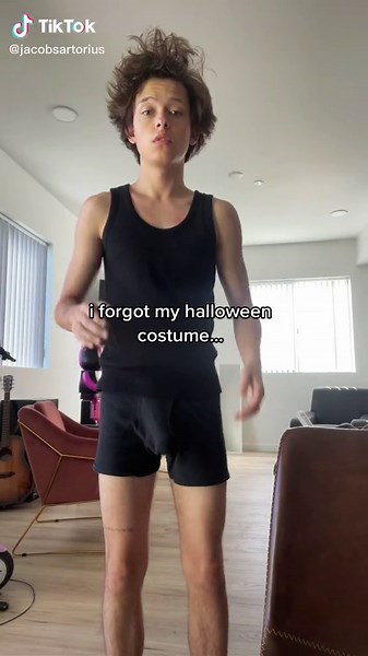 i wanna see your costumes!!! use this sound🎃🧡 #planetlonely #halloween #fypシ