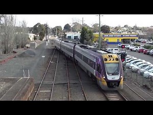 Trains & buses at Traralgon