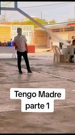 Esta canción se le dedico a todas las madrecitas y ala ves las felicito hoy por ser 10 de mayo muchas felicidades madrecitas