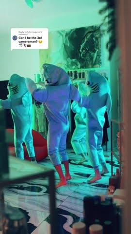 3rd cameraman joins🦈🕺Could these sharks save the tour? 😳🙊🤭 #leftshark #katyperry #dancingsharks