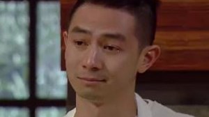 Reynold breaks down during emotional mystery box challenge