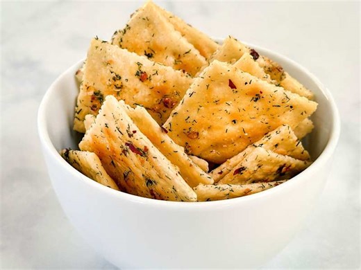 Joanna Gaines’ Saltine Cracker Recipe Is So Good, I Have It Memorized (My Family Loves It)