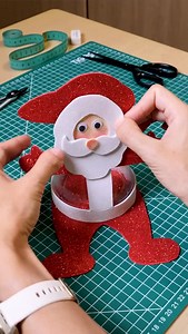 5-Minute Crafts on Instagram: "This might be my new favourite holiday craft  #diychristmasdecor #holidayproject #funholidaycrafts"