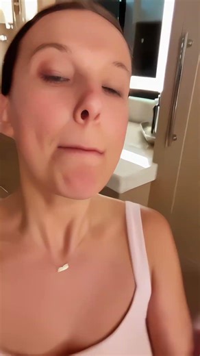 Unexpected Scene Of Millie bobby brown .😍 #shorts #strangerthings #trending