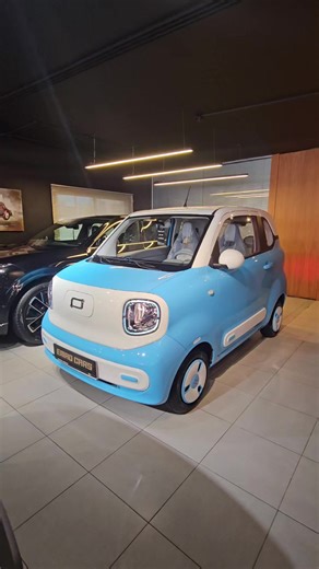 🚗⚡ عرض مميز – Bestune Pony Mini EV موديل 2024 (زيرو) سيارة كهربائية بالكامل من شركة FAW Bestune، مثالية للتنقل داخل المدينة واقتصادية جداً بالمصاريف. 💰 السعر الخاص: 5750 دينار كاش أو إمكانية الشراء عبر التسهيلات البنكية المواصفات: 🔹 بطارية 13.9 كيلوواط ساعة 🔹 مدى القيادة 180 – 200 كم بالشحنة الواحدة 🔹 حساسات اصطفاف خلفية 🔹 كاميرا رجوع خلفية 🔹 Drive Mode لاختيار نمط القيادة 🔹 إمكانية الشحن بالكهرباء المنزلية 🔹 يمكن الشحن أيضاً في محطات الشحن عبر أدابتر 🔹 حجم صغير عملي وسهل الاصطفاف داخل