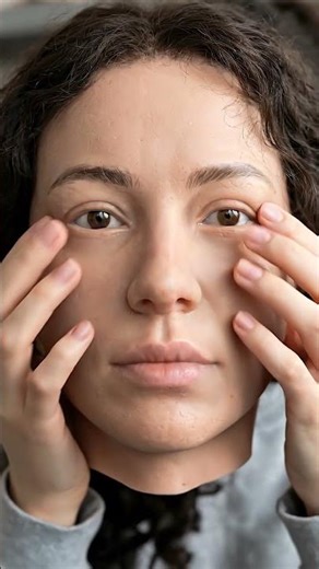 Guess what this really is… 🤯 #hyperrealistic #illusion #prank #mask #realistic #siliconemask