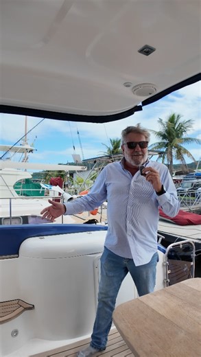AC Broker I Venda de Barcos on Instagram: "O QUE VOCÊ TEM NUM BARCO DE R$ 2,8 MILHÕES? 🛥️ Me fala se você não passaria as férias inteiras embarcado com a família?! Phantom 500 Fly Ano 2012, muito bem cuidada e pronta pra uso. 🛏️ 3 camarotes com suíte 📺 TV em todos os ambientes ⚙️ 2x Volvo Penta IPS 600 (435 hp cada) ⏱️ 1.580 horas originais 🔌 Gerador 9 kVA 🛟 Salvatagem completa 🛟 Plataforma submersível 🧵 Estofamentos e capotaria novos 🎨 Pintura exclusiva azul Um barco equilibrado: desemp