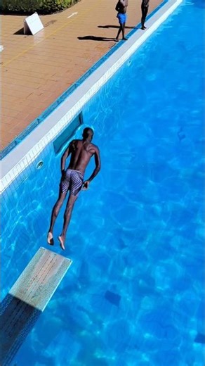 1 metre spring board diving into 17ft deep pool 🏊🇰🇪