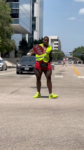 The best crossing guard in Dallas 🛑•••#dance #happy #crossingguard #vibes #dallas | Biggroove