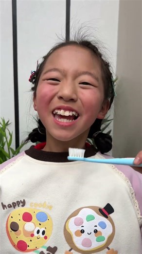 My sister is eating yogurt!