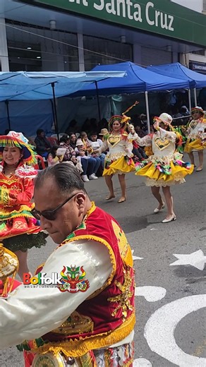 La Entrada del Gran Poder es una festividad religiosa y cultural que se celebra en La Paz, Bolivia, cada año entre mayo y junio La festividad gira en torno a la imagen del Señor Jesús del Gran Poder, una devoción que se arraigó en La Paz en el siglo XX. La Entrada, en particular, es un despliegue de color y energía, donde diferentes fraternidades folklóricas recorren las calles de la ciudad. Cullaguada danza de origen boliviano #Granpoder🇧🇴 #bolivia🇧🇴 #bolfolk #argentina #mexico #españa #hec