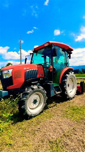 トラクターにハンマーナイフモアを取り付けて快適な草刈り作業 #kubota #farming #現代農業 #農業 #agriculturelife #agriculture #tractor