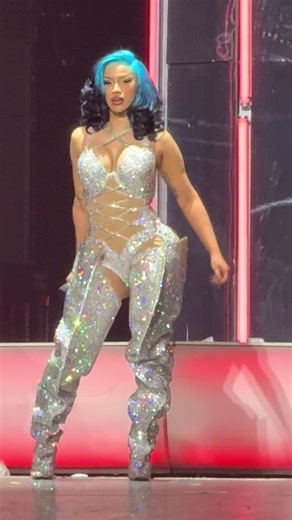 DC dk how to stfu lol @Cardi B #cardib #cardibchallenge #amithedrama #dc #dmv