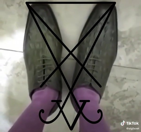 Explore the World of Sigilxxet and Jewelxxet Shoes