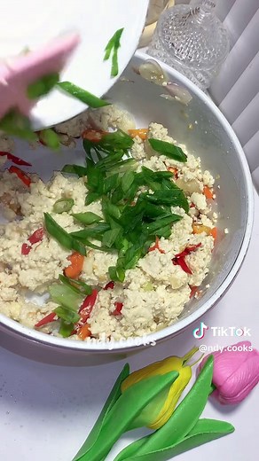Ide menu berbuka simple, sisa tahu kemarin bingung diapain aku tumis aja ternyata enak banget🥲✨ #resepsimple #anakkost #reseptiktok #menuberbuka