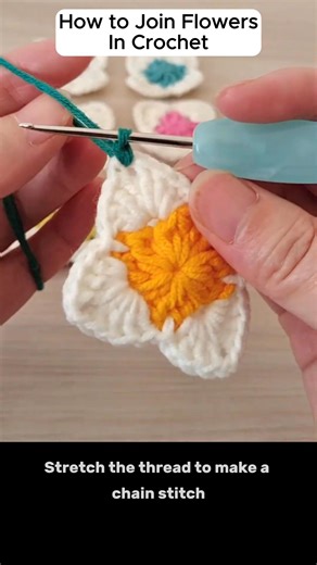 How To Join Flowers In Crochet | DailyCrochet.com