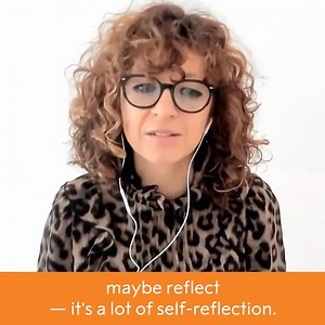 "One should be surrounded by people who can help. We are all sitting in the same boat." Chemistry laureate Emmanuelle Charpentier speaks about the valuable qualities - and colleagues - a scientist needs. #NobelPrize | Nobel Prize