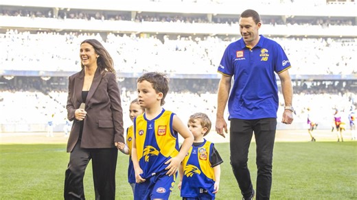 Son of retiring Eagles champ appears to make cheeky gesture to crowd