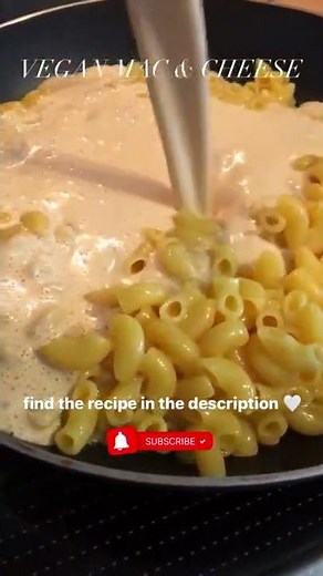 Best VEGAN MAC AND CHEESE recipe with nutritional yeast & plant based milk creamy sauce