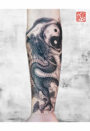 This was my client’s first tattoo. I really admire his courage to do such a large tattoo for the first time. He also remained motionless throughout the tattoo process, which allowed me to create such a beautiful tattoo. Thank you Kevin for your trust in me and choosing me as your first tattoo artist.❤️🥰 #dragontattoo #dragontattoos #dragontattooart #dragontattoodesign #gloriatattoo