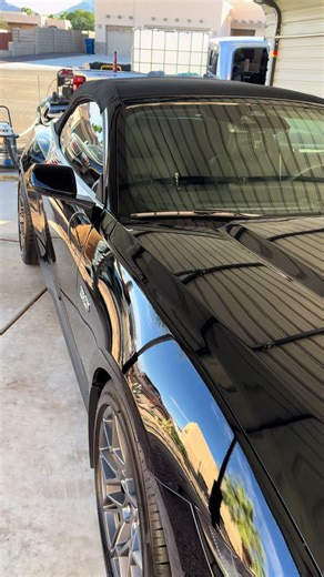 Built not bought 💪 Fresh wash on this Ford Mustang GT 5.0 looking meaner than ever. Deep gloss, spotless wheels, flawless finish. Mobile car wash 📍 Yuma Foothills & San Luis AZ 📲 928 723 5940 DM to book your ride next.
