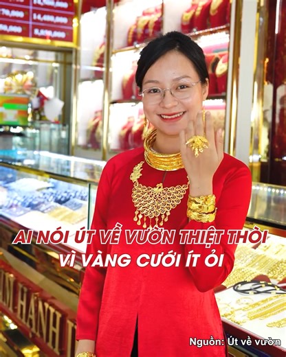 Út Về Vườn tự tay làm đám cưới tiết kiệm chi phí, dồn tiền đi sắm vàng theo lố | YAN News