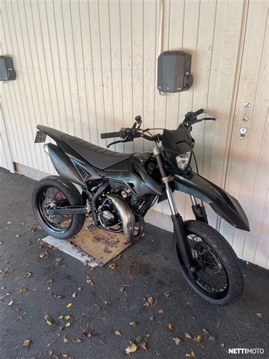 Beta RR 2T 50 Motard hinta ei kiveen hakattu, vaihdot=projut välillä 50 cm³ 2012 - Helsinki - Mopo - Nettimoto