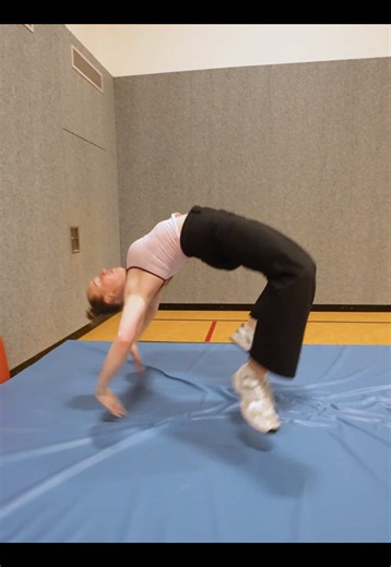 Parkour-Challenge: Merle Loosen zeigt beeindruckende Tricks