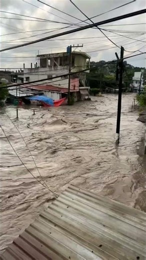 floods caught on camera #viral #trending #floods #flood #Disaster #nature #viral