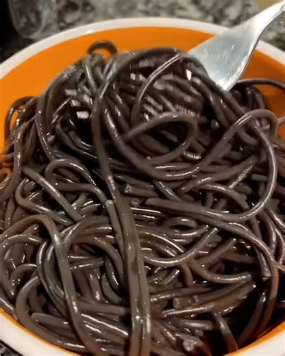 Squid ink pasta otherwise known as goth pasta... 🖤👀 | FOODbible