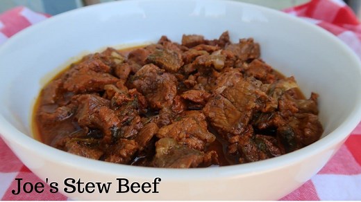 In the last Country Joe video I uploaded, Joe make Belizean stew beef for lunch. Many of you have asked for the recipe, so Joe cooked some more beef today to share the recipe with you. Ingredients beef chunks for stewing salt black pepper cayenne garlic powder basil recado/annatto or paprika 1/2 onion cilantro 4 T. olive oil Amazon Store: https://www.amazon.com/shop/thebarepa... Patreon: https://www.patreon.com/barepantryshow Cameras used in this video Canon G7x Mark ll: https://amzn.to/2v3QHZe