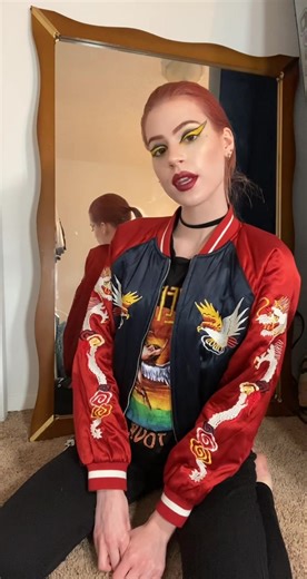 My hair faded from fire engine red into like the perfect color of Bowie’s Ziggy era 💛 Maybe it’s a perk of being a natural strawberry blonde like him #haircolor #davidbowiecosplay #makeupinspiration #hairinspo #ziggydust #strawberryblond #strawberryblonde #strawberryblondehair #redhead #redhairgirl #fashioninspo