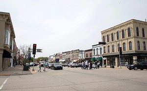What are the best small towns to visit in Wisconsin? Here's World Atlas' top 10 picks