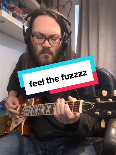 Unleashing Epic Guitar Riffs with Fuzz
