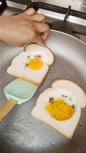 Viral Street Style Sandwich Omelet 🥪✨ #shorts #cooking #sandwichomelet