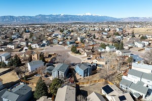 Living in Cimarron Hills, CO