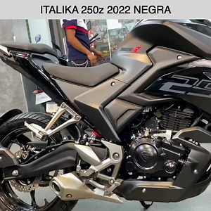 ITALIKA 250z 2022 NEGRA La moto de la que todo mundo está hablando ¿tiene alguna novedad? Puedes ver el video completo aquí: https://youtu.be/ev12jAE2Pmw #johnrides #biker #motociclistas #motocicletas #motocicleta #MexicoGP #China #India #HeroMotos #Elektra #GrupoElektra #Italika #Hunk #Xpulse #Canelo #shorts | JohnRides