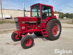 1980 International 1086 2WD Tractor | Agriculture