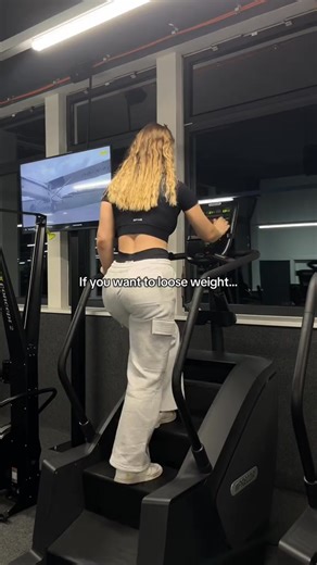 1K views | Wearing @DFYNE code CHRISI  #gym #GymTok #gymgirl #gymrat #dfyne #dfyneathlete #cardio #weightlifting #weightloss #loosingweight #training #nutrition #cut #bulk #workout #fitness #trai#26 | Christine Prstnr | Facebook