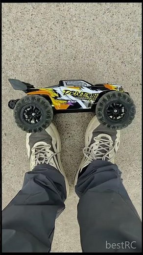 🚀 Incredible RC Stunts & Crashes 🛵